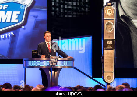 Charlotte, Stati Uniti d'America. Xx gen, 2017. Richard Childress parla durante la NASCAR Hall of Fame cerimonia di induzione su Venerdì, 20 gennaio 2017, in Charlotte, North Carolina. Richard Childress è stato introdotto nella Hall of Fame con Rick Hendrick, Mark Martin, Raymond parchi, e Benny Parsons. Credito: Jason Walle/ZUMA filo/Alamy Live News Foto Stock