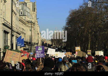 Londra, Regno Unito. Il 21 gennaio, 2017. Womens marzo su Londra. Credito: Amy Kirbyshire/Alamy Live News Foto Stock