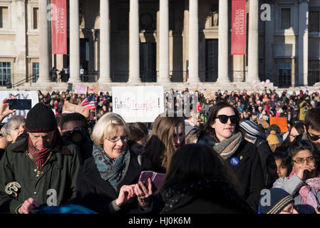 Londra, Regno Unito. Il 21 gennaio, 2017. Le donne di marzo su Londra, Anti-Trump protesta, Londra, Regno Unito. Xxi gen, 2017. Credito: Bjanka Kadic/Alamy Live News Foto Stock