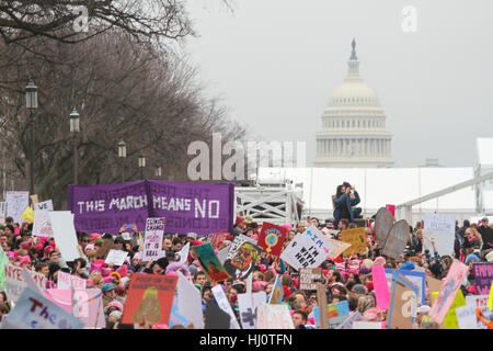 Washington, DC, Stati Uniti. Xxi gen, 2017. Le donne di marzo su Washington. Credito: Susan Pease/Alamy Live News