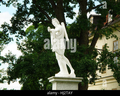 Statua di Apollo di fronte il Teatro di Corte di Drottningholm, Stoccolma, Svezia Foto Stock