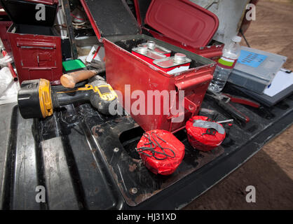 Deserto Deserto, ammaccato, contenitore, bomba canister, può, contenitori, Foto Stock