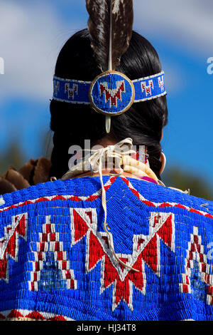 Donna in regalia, Pi-Ume-Sha trattato Giorni, Warm Springs Indian Reservation, Oregon Foto Stock