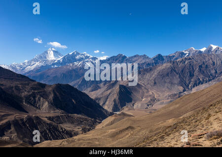 Vista sulla montagna himalayana. Abbassare la mustang in Nepal. Foto Stock