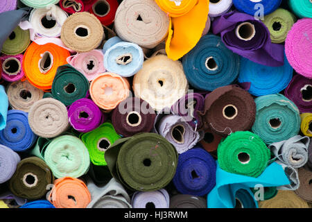 Colorato rotolo di tessuti. Foto Stock