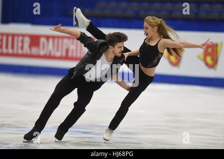 Ostrava, Repubblica Ceca. 26 gen, 2017. Alexandra Stepanova e Ivan Bukin della Russia competere durante la coppia di breve programma della Comunità figura Skating Championships in Ostrava, Repubblica ceca, 26 gennaio 2017. Credito: Jaroslav Ozana/CTK foto/Alamy Live News Foto Stock