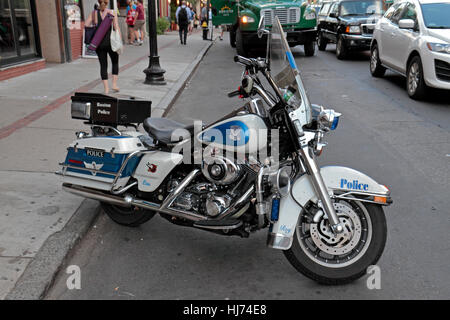 Una Polizia di Boston Harley Davidson Moto parcheggiate nel North End di Boston, Massachusetts, Stati Uniti. Foto Stock