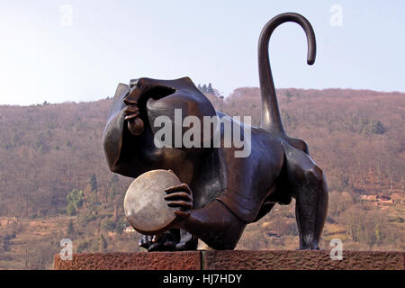 Heidelberger brckenaffe Foto Stock