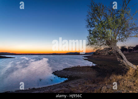 Lago di Alqueva vicino al villaggio di Monsaraz, Portogallo Foto Stock