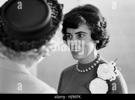 Annie Glenn milita a favore di John Glenn nel 1964 Foto Stock