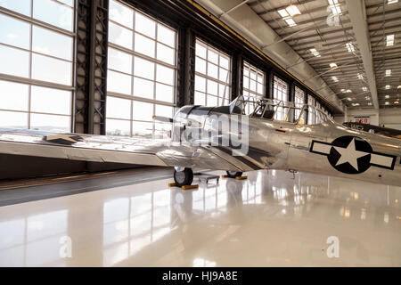 North American A-6 SNJ-6 visualizzato in Lyon Air Museum in Santa Ana, California, Stati Uniti. Foto Stock