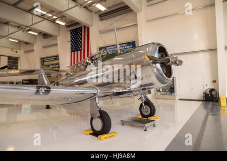 North American A-6 SNJ-6 visualizzato in Lyon Air Museum in Santa Ana, California, Stati Uniti. Foto Stock