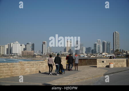 Tel Aviv skyline visto dal lungomare Foto Stock