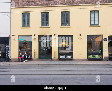 Grünerløkka nella capitale norvegese Oslo un quartiere popolare per la vita e lo shopping, panetteria ecologico 'Brød godt" Foto Stock