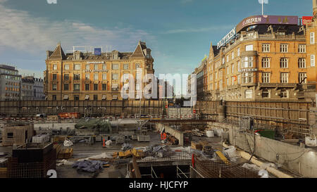 COPENHAGEN, Danimarca - 23 dicembre 2016. Sito di costruzione di una nuova stazione della metropolitana, sulla piazza del municipio. Foto Stock