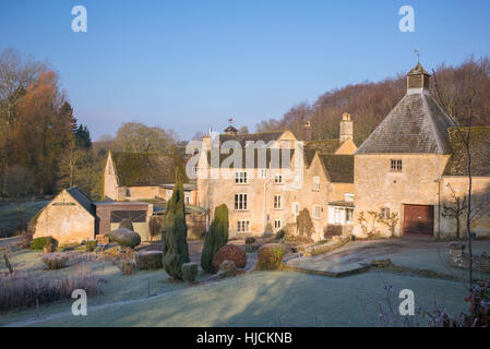 Donnington birrificio il gelo invernale e la luce del sole di mattina Donnington, nr Stow-su-il-Wold, Gloucestershire, Inghilterra Foto Stock