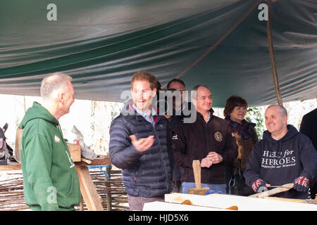 Casa Tedworth Tidworth. 23 gen 2017. Il principe Harry visita AIUTO per gli eroi per saperne di più circa il sostegno offerto ai veterani e forze armate di famiglie che sono alle prese con la loro salute mentale. Questo include un ferite nascoste benessere psicologico servizio. Credito: Paul Chambers/Alamy Live News Foto Stock