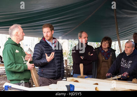 Casa Tedworth Tidworth. 23 gen 2017. Il principe Harry visita AIUTO per gli eroi per saperne di più circa il sostegno offerto ai veterani e forze armate di famiglie che sono alle prese con la loro salute mentale. Questo include un ferite nascoste benessere psicologico servizio. Credito: Paul Chambers/Alamy Live News Foto Stock