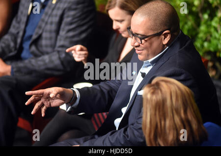 San Jose, Stati Uniti d'America. 24 gen 2017. MARC SPEARS, ESPN sports reporter risponde a una domanda durante il pannello di mattina. Credito: Neal acque/ZUMA filo/Alamy Live News Foto Stock