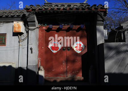 Beijing, Pechino, Cina. 24 gen 2017. Come il Festival di primavera si avvicina, la festosa atmosfera può essere visto a Pechino, Gennaio 24th, 2017. Credito: SIPA Asia/ZUMA filo/Alamy Live News Foto Stock