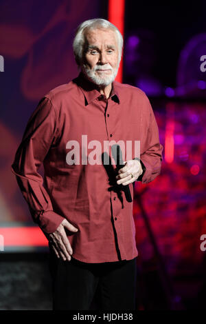 Fort Lauderdale, Florida, Stati Uniti d'America. 24 gen 2017. Kenny Rogers suona presso il Centro Broward on gennaio 24, 2017 a Fort Lauderdale, Florida. Credito: Mpi04/media/punzone Alamy Live News Foto Stock