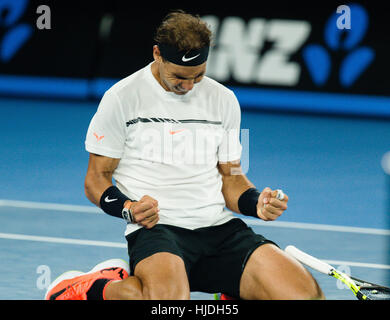 Melbourne, Australia. 25 gennaio, 2017. Rafael Nadal di Spagna libri la sua quinta semifinale presso l'Australian Open a Melbourne Park a Melbourne, Australia. Credito: Frank Molter/Alamy Live News Foto Stock