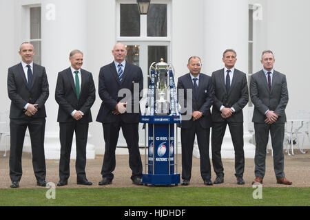 Londra, Regno Unito. Il 25 gennaio 2017. Connor O'Shea, Joe Schmidt, Vern Cotter, Edie Jones, Guy Noves e Rob Howley assistere al lancio di RBS 6 Nazioni del campionato a Hurlingham Club London Credit: Alan D Ovest/Alamy Live News Foto Stock