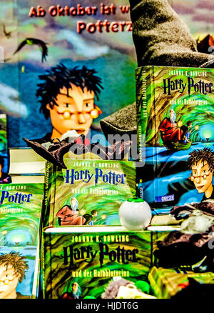 J. K. Rowling, Coperchio della edizione tedesca di "Harry Potter e il Principe mezzosangue" (H.P. und der Halbblutprinz) Foto Stock