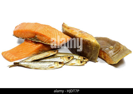 Assortimento di pesce affumicato varietà isolati su sfondo bianco Foto Stock