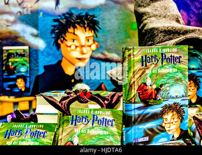 J. K. Rowling, Coperchio della edizione tedesca di "Harry Potter e il Principe mezzosangue" (H.P. und der Halbblutprinz) Foto Stock