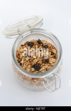 Home muesli fatto in un vasetto di vetro Foto Stock