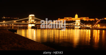 L'Europa, ponti, parlamento, Budapest, il Danubio, Ungheria, blu, torre, viaggi Foto Stock