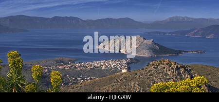 Panoramic view to Perdika village in Aegina island in the Saronic gulf, one hour voyage for Piraeus and Athens Greece Foto Stock