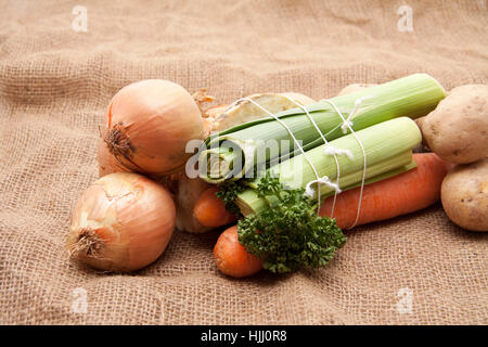 Cipolla, carote, prezzemolo, porro, sellery, sedano, patata, potatoe, cibo, aliment, Foto Stock