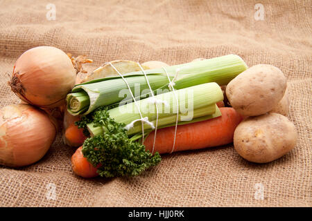 Cipolla, carote, prezzemolo, porro, sellery, sedano, patata, potatoe, cibo, aliment, Foto Stock