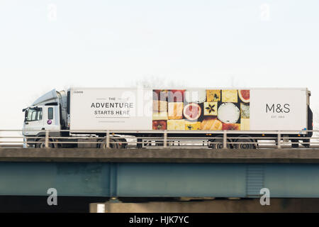 M&S Marks e Spencer camion di distribuzione in Scozia, Regno Unito Foto Stock
