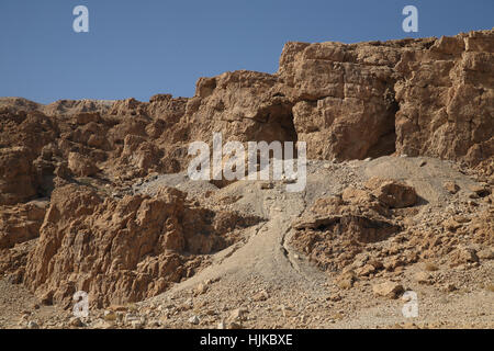 Twin Caves, Twins Cave o Column Cave nel deserto della Giudea vicino a Qumran, qui Wendell Jones, modello di rotolo per Indiana Jones, cercava tesori del Tempio. Foto Stock