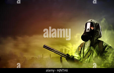 Immagine di Stalker con la pistola. Ecologia catastrofe Foto Stock