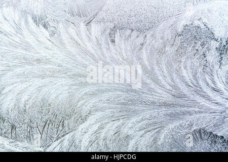 Frosty motivi sulla finestra. Foto Stock