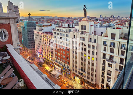 Emperador Hotel tetto, situato a Lope de Vega edificio in Gran Via. Madrid. Spagna Foto Stock