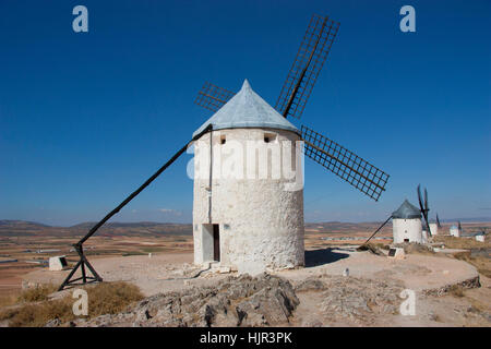 Mulini a vento, Consuegra, Castilla-La Mancha, in Spagna Foto Stock