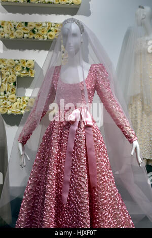 Abito da sposa 1992 Hubert de Givenchy Couturier ( ) Francia Foto Stock