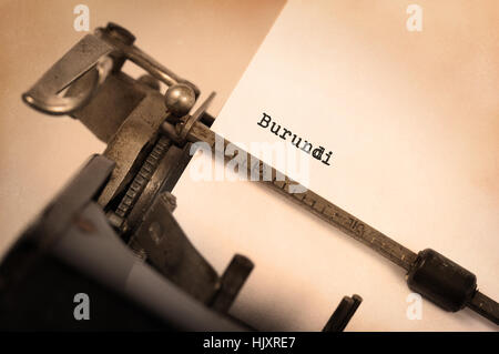 Iscrizione fatta da vinrage nastri inchiostratori per macchine da scrivere, paese, Burundi Foto Stock
