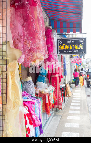 I negozi sulla strada Thalang, la vecchia città di Phuket, Tailandia Foto Stock