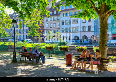 Case lungo il fiume Ill a Strasburgo Foto Stock