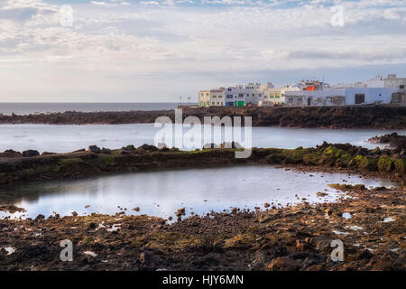 Piscine con acqua di mare, Punta Mujeres, Haria, Lanzarote, Isole Canarie, Spagna Foto Stock