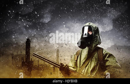 Immagine di Stalker con la pistola. Ecologia catastrofe Foto Stock