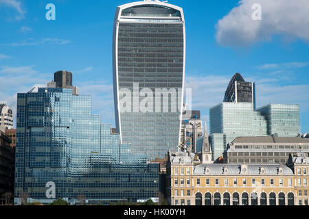 Città di Londra con walkie talkie edificio a 20 Fenchurch Street, Londra,l'Inghilterra,l'Europa Foto Stock