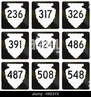 Raccolta di Montana autostrada secondaria rotta la protezione. Foto Stock