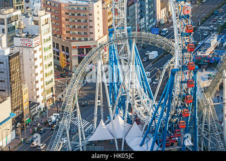 Townscape, vista della zona di Bunkyo e Tokyo Dome City Amusement Park, Tokyo, Giappone Foto Stock